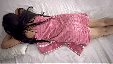Nri Cewek Pantatnya Dipijit Pelayan, Terus Kontolnya Dimasukin Ke Memek Sambil Pantat Digoyang.