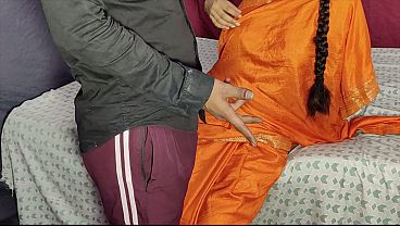 Dever Ne Desi Bhabhi Ki Chut Ki Pyaas Garam Kar Di, Chod Chod Ke Bujhai.