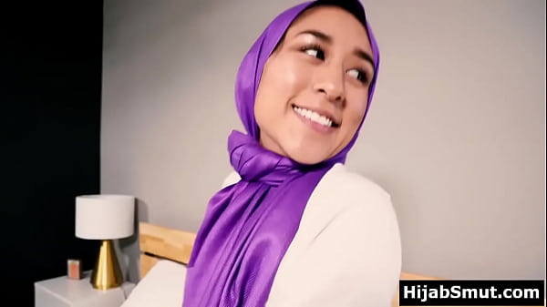 Gadis Arab Berjilbab Ngentot Diam-diam Tanpa Izin Orang Tua