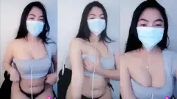 Abg Seksi Goyang Panas, Desah Nafsu Sambil Remes-remes Toket Montok