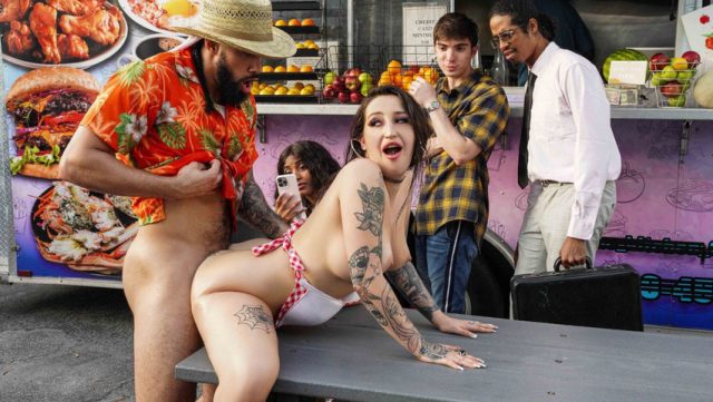 Brazzers – Gerobak Makanan Ngocok Pantat Besar Berminyak