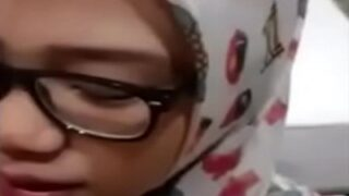 Cewek Hijab Ngecap Air Mani Di Video Bokep Bangladesh