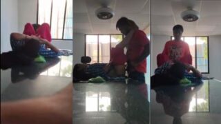 Video Mesum Di Kantor, Si Cowok Ngewe Temen Sekantor Di Atas Meja, Bikin Basah Semua