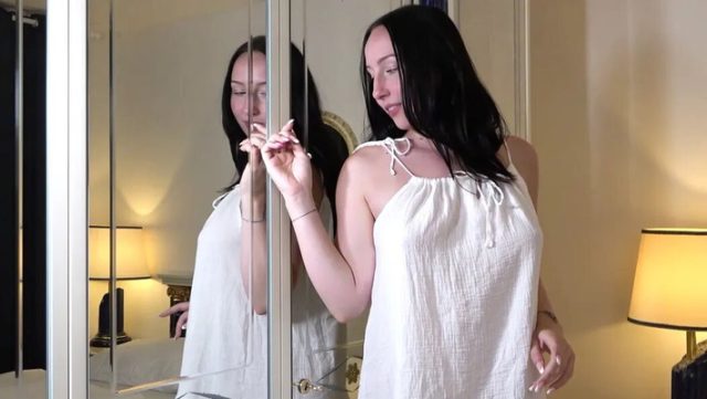 Violet Dildo Bikin Makin Basah, Siap Ngegas Di Dalem