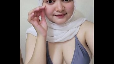 Awal Hari-hari Nge-twerk Pake Hijab, Bikin Basah Sendiri.