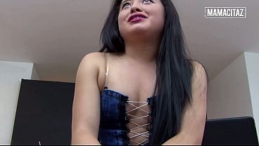 Gondrong Tebel Si Cewek Latin Bengkok Di Rok Mini… Doi Gak Bisa Berenti Megang-megang Itu Pantat.