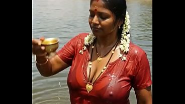 Desi Bhabhi Mesum Pake Ai, Goyangannya Bikin Tegang