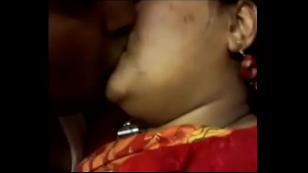 Desi Aunty Lagi Ngeluarin Peluh, Nungging Di Dapur, Paha Basah, Siap Digarap.