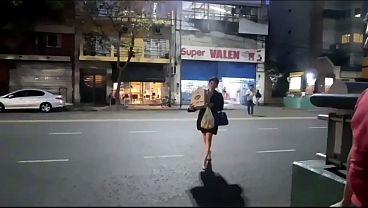 Di Tengah Pandemi Dan Hebohnya Musik Rock, Saat Karantina Penuh, Nyokap Temenku Pergi Ke Supermarket Dan Nggak Tahu Diri, Dia Diem-diem Ngelakukin Duo Gila Di Belakang Rak Sembako.