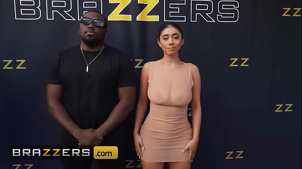 Brandal – Violet Myers Pamer Bolong Ke Paparazi, Bikin Ngilu