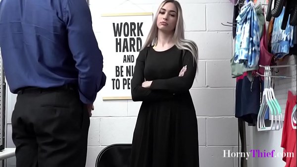 Gadis Hijab Nakal Tobat Bareng Polisi Biar Bebas Dari Penjara – Delilah Day | Hornythief