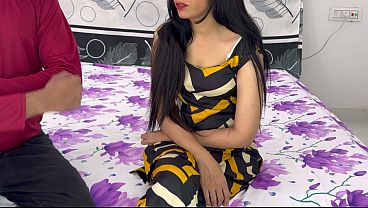 Waktu Si Priya Lagi Wawancara Kerja, Dia Sengaja Pakai Rok Mini Dan Baju Ketat Biar Bosnya Ngiler.