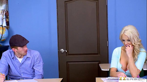 Guru Ngentot Pamer Tonton Montok Di Sekolah