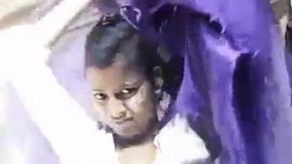 Video Cewek Desa India Bugil Sendirian, Goyangin Badan Panas Banget