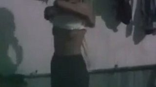 Video Mandek Desi Lagi Mandi Dijepret Kamera Tersembunyi, Bikin Nafsu Naik.