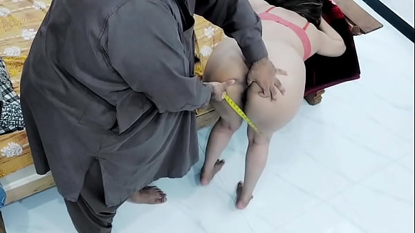 Cewek Desa Goblok Bertukang Besar Kayak Jalang Digenjot Keras Gaya Doggy Sama Tukang India, Suara Hindi Mesum Romantis