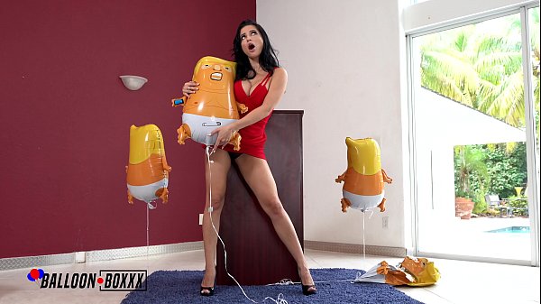 Ngentot Liar – Crystal Rush Si Milf Rusia Nunggingin Balon Trump