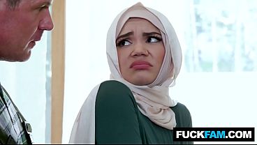 Ngentot Pertama Kali Hijab Manis Sama Tukang Ledeng Gagah, Ngenyangin Banget!