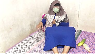 Cewek Hijab Indonesia Colmek Sampe Basah Kuyup.