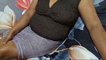 Panas Banget Nih, Ibu Tiri Asia Lagi Liburan, Bikin Ngiler
