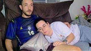 Ibu Tiri Digoda Kakak Tiri Sambil Nonton Timnas Brasil, Bikin Makin Panas.