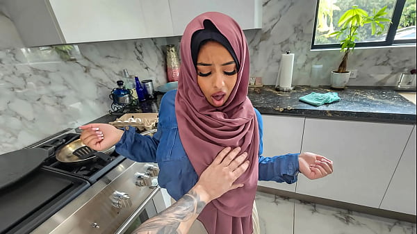 Istri Hijab Panas, Ngotot Selamatkan Pernikahan Dengan Belajar Ngewe Mulut Dan Ngomong Kotor