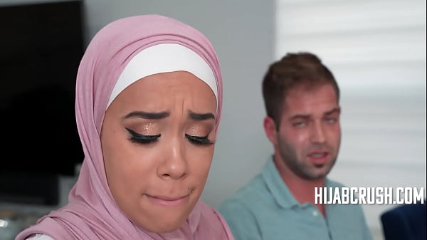 Bantuin Stepis Arab Gue Biar Nggak Kaku Lagi, Biar Lebih Hot | Hijabcrush